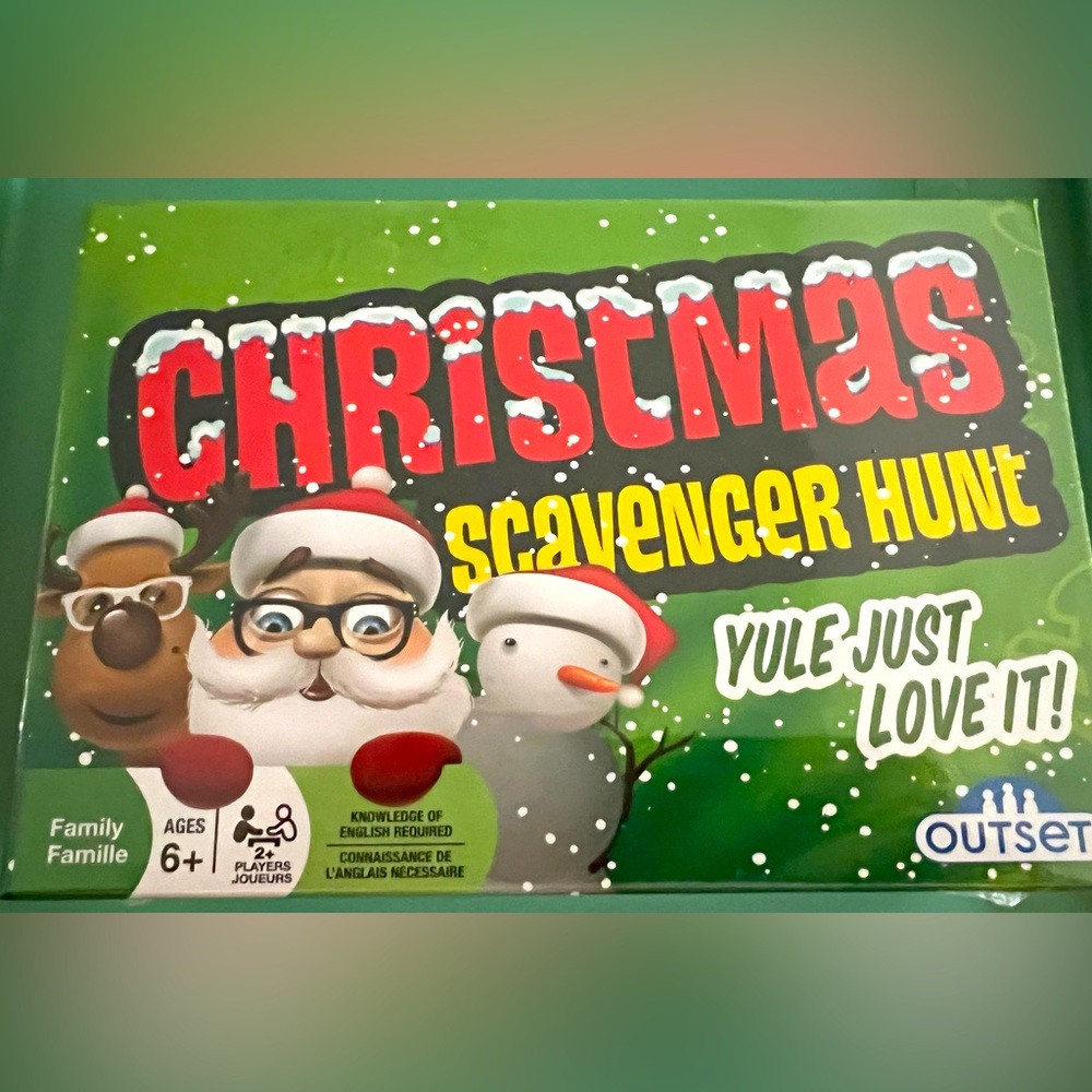 Fun Christmas Scavenger Hunt Game🎄🎄- NIB
